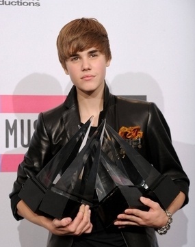  - 2010 American Music Awards November 21st PRESS ROOM