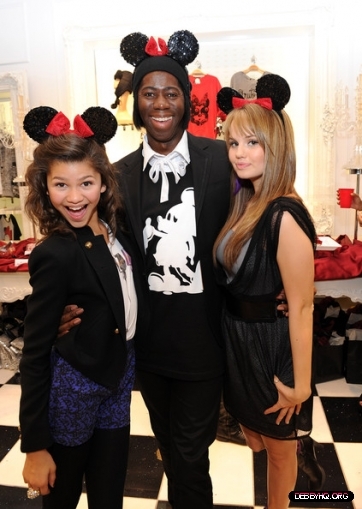normal_DHQ_F21VIP_28329 - Forever - 21 - VIP - Event - with - Minnie - Mouse