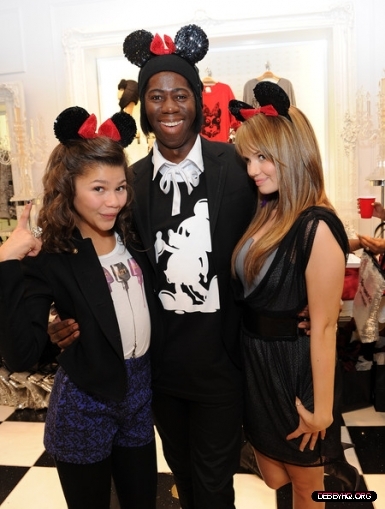 normal_DHQ_F21VIP_28529 - Forever - 21 - VIP - Event - with - Minnie - Mouse