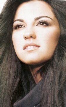 Maite-maite-perroni-9136683-223-360 - poze Maite Peroni