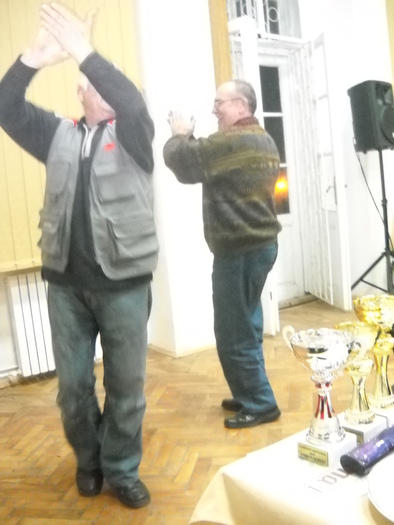 miorita   in      doi,  s-un sfert