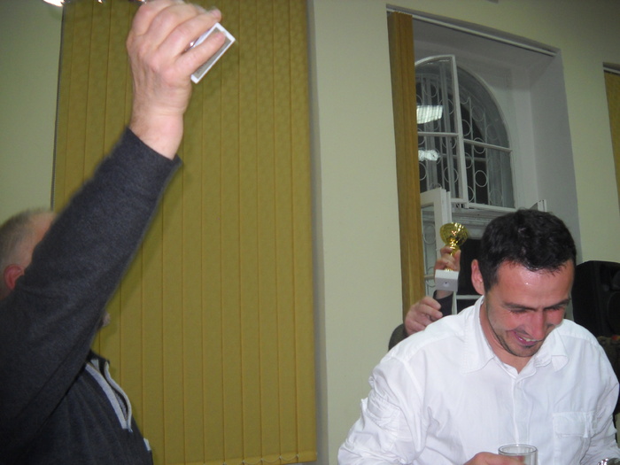 Jos guvernul?????????