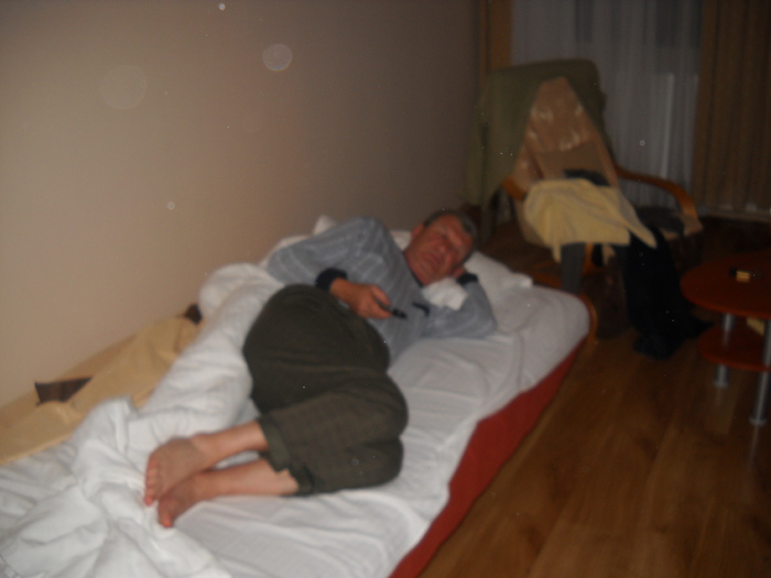 bundu cu camera sub haine