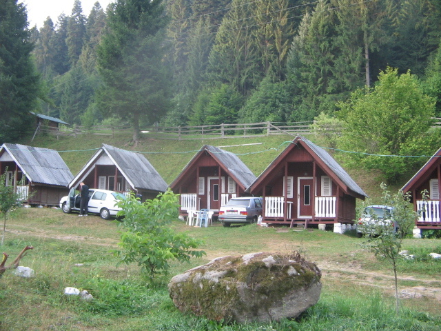 IMG_0012; Camping la poalele Ceahlăului
