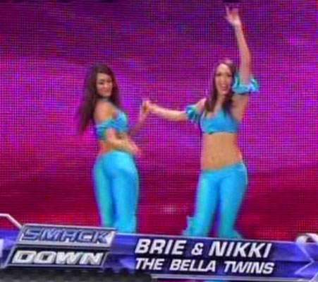 04 - The Bella Twins