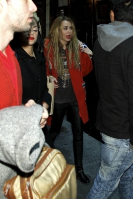  - x Posing for pictures with fans in Madrid Spain - 08 November 2010