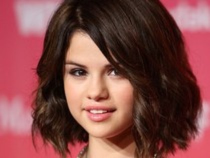 12978197_ISHDIOFVN - SELENA gomez