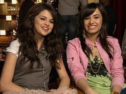 18498701_JLNWQDCEC - Demi and Sely and Miley and Ashley