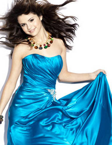 Selena Gomez Seventeen Prom 2010 (10) - selena gomez