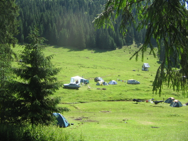 IMG_0213; Acolo suntem campaţi
