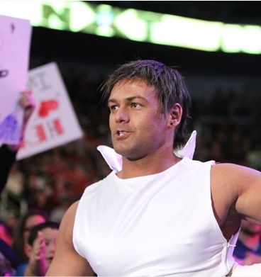 Tipu ne vaneaza pe toti,acum urmeaza cel dragutz si sexy adica eu