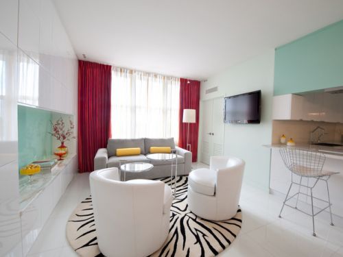 Living din camera Claudiei