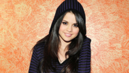 24251251_ZSBXBDYKI - SELENA gomez