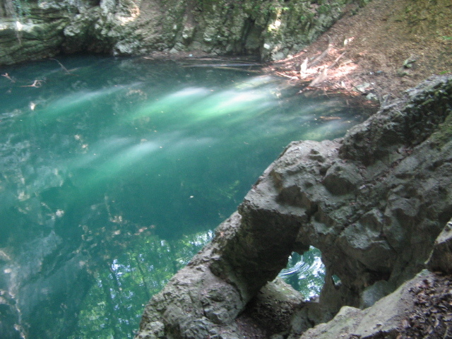 IMG_0751; Lacul Dracului deşi rece, câţiva tineri au facut baie în el .
