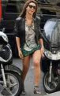 imagesCAW96YB2 - byonce si shakira