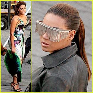 beyonce-diva-music-video-preview - byonce si shakira