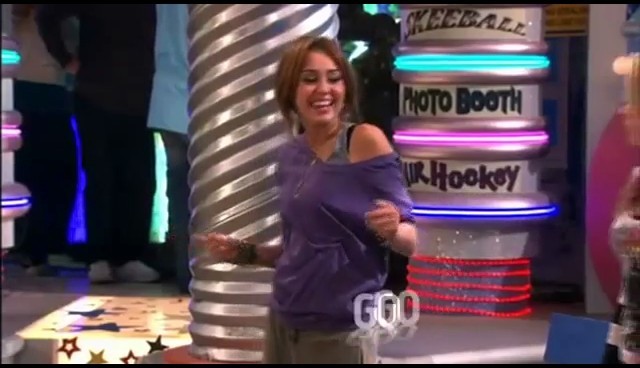  - x Hannah Montana ft Iyaz - Gonna Get This - Screen captures 2010