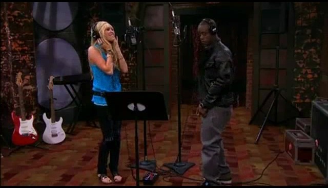  - x Hannah Montana ft Iyaz - Gonna Get This - Screen captures 2010