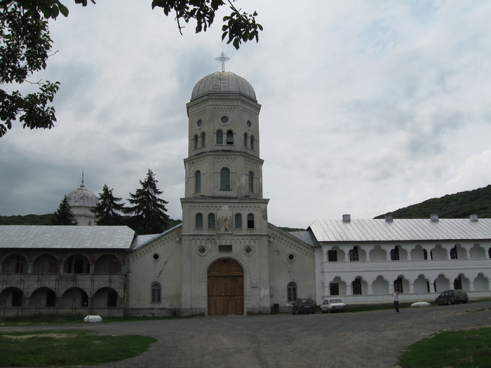 Manastirea "Cocos" Niculitel - Biserici si Manastiri din Romania