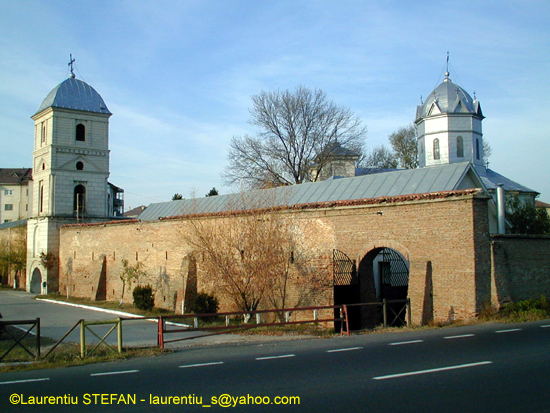 Slobozia - Manastirea Sfintii Voievozi - 2 - Biserici si Manastiri din Romania