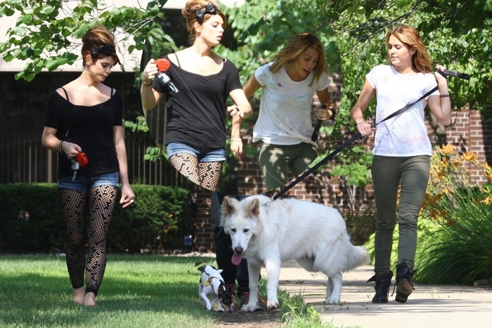 Ashley-Greene-Miley-Cyrus-in-LOL-Laughing-Out-Loud