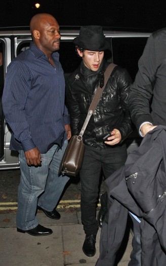 Nick-Jonas-A-Night-at-the-Theater-in-London-nick-jonas-17170038-500-800