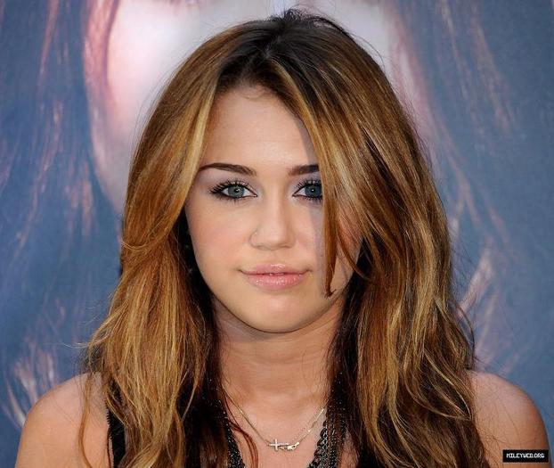 Miley Cyrus - Concurs 01