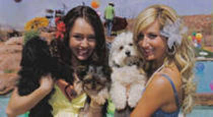 Miley Cyrus si Ashley - Miley Cyrus si Ashley Tisdale