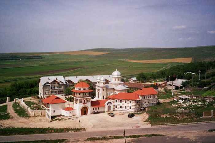 Manastirea Dervent - Biserici si Manastiri din Romania