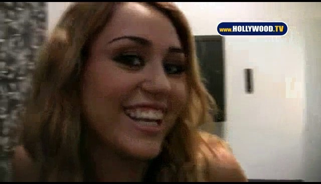  - x Miley Cyrus e a Festa no Brasil - Party in Brazil with Miley Cyrus - Screen Captures 2010