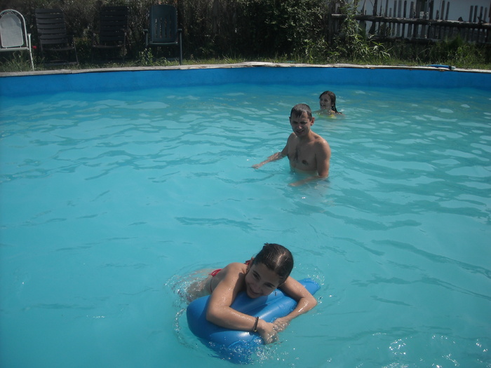 Picture 059 - eu si familia la piscina