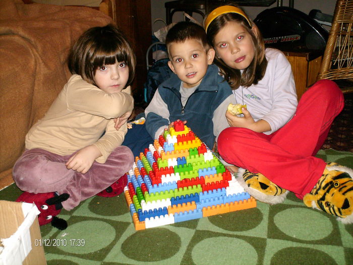 ..piramida ...copiilor - activitati extrascolare