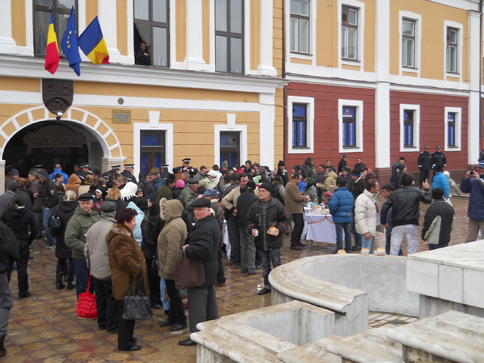 si nici la domnii in uniforma - Ziua Nationala
