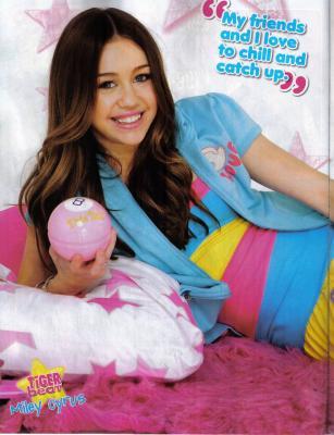 Miley just chillin -  Daily life - About me & friends - 