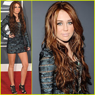 miley-cyrus-2010-grammy-awards-red-carpet - miley