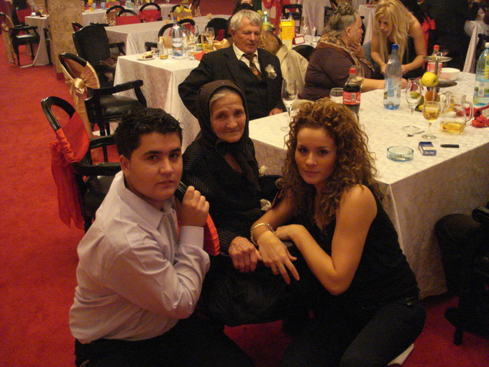 CU BUNICA SI VARUL NOSTRU