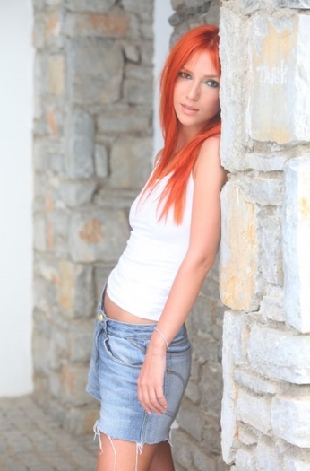 30t5nye - Adela Popescu