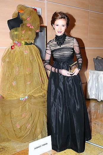 adela-popescu - Adela Popescu