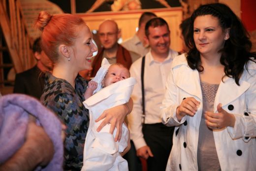 adela-popescu-a-fost-nasa-de-botez-pentru-nepoata-ei-natalia-elena-galerie-foto_3