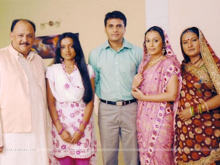 33344-sharma-family-image