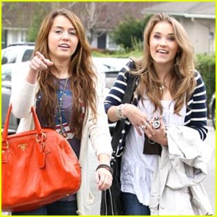 miley-cyrus-emily-osment-pasadena - emily osment