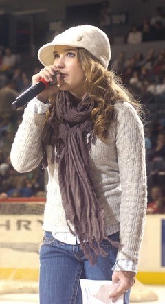 medium_Emily_Osment1