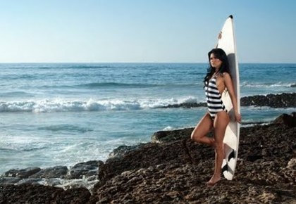 Inna_mai_sexy_ca_niciodata_surf[1] - poze cu inna