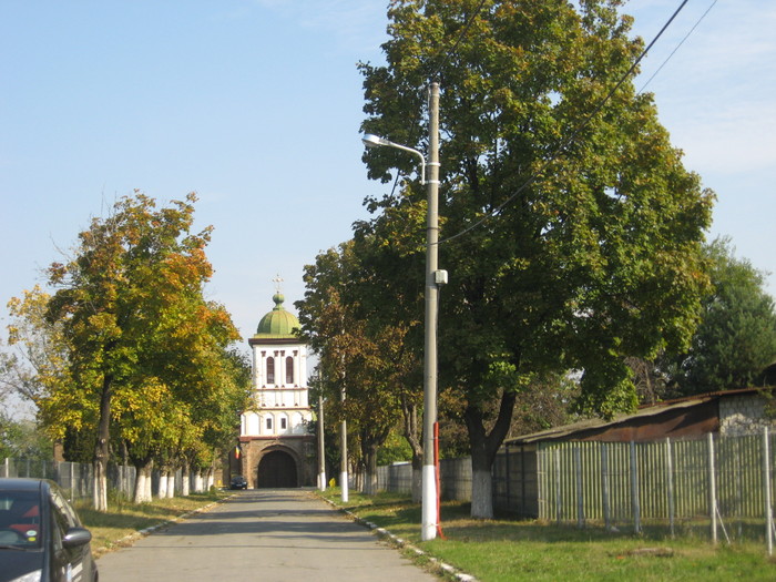 intrare in manastirea Plumbuita - Bucuresti 3 zona Colentina Plumbuita Tei