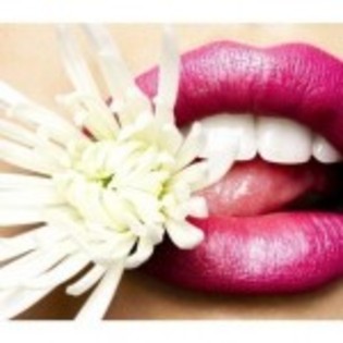 poze-buze-rozi-si-floare-150x150