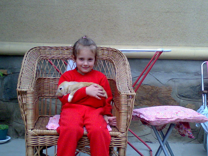 ada; eu si  iepurasul
