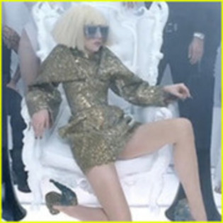 Scaunul pe care sta L- A- D- Y- G- A -G -A - Club Gaga