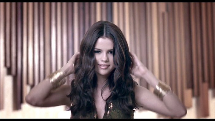 round-and-round-music-video-selena-gomez-14552224-1920-1080 - selena gomez-round and round