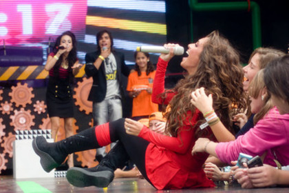 Any Kid - Anahi Kid s Choice Awards