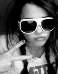 3449282656_8e90d3c67a_o - hannah montana
